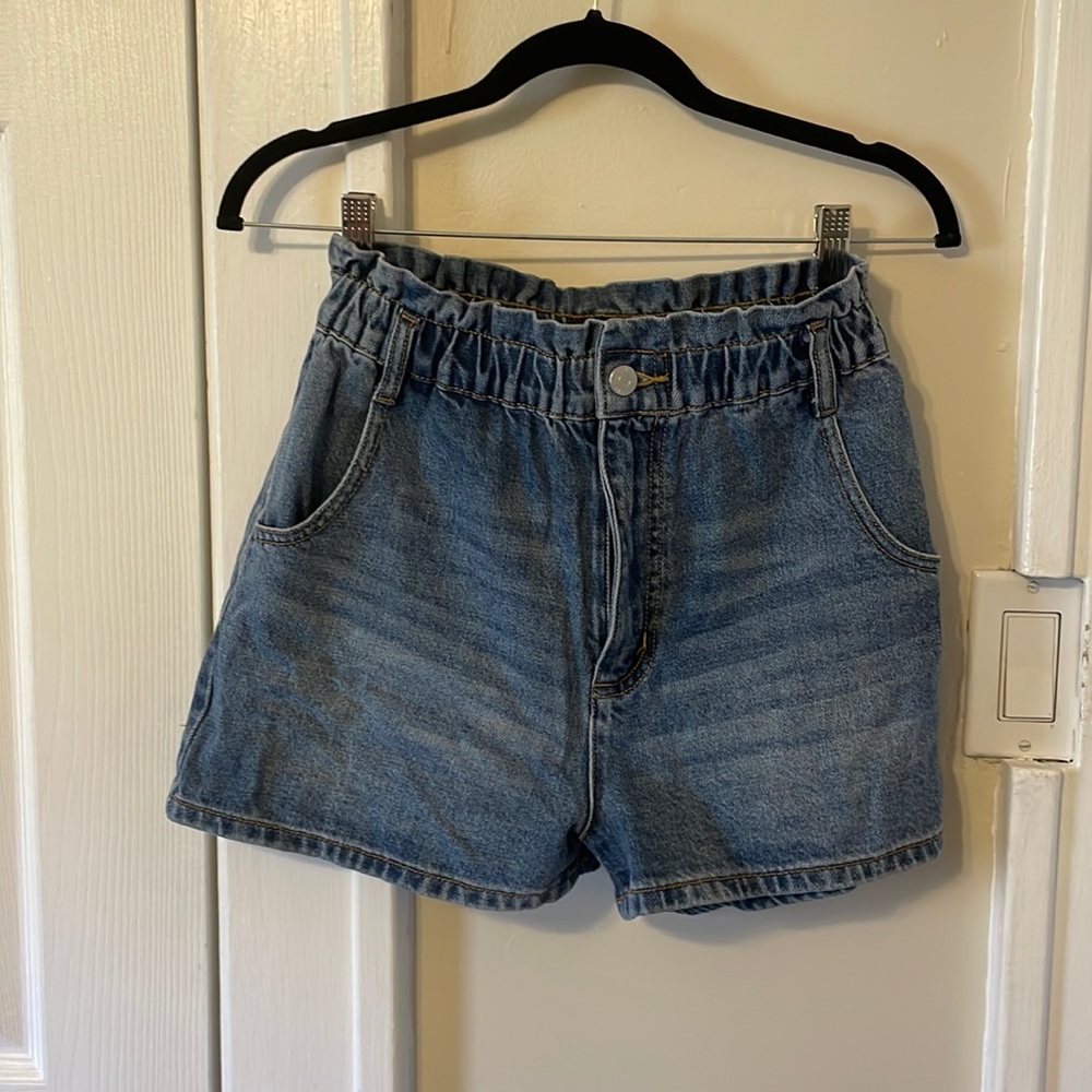 BDG pull on mom Jean shorts
